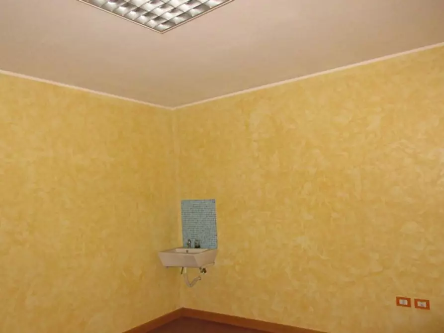 Immagine 20 di Negozio in vendita  in Via dell'Olivo, N. 30-32-34 a Tuscania