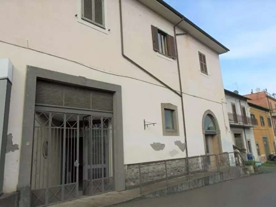 Immagine 22 di Negozio in vendita  in Via dell'Olivo, N. 30-32-34 a Tuscania