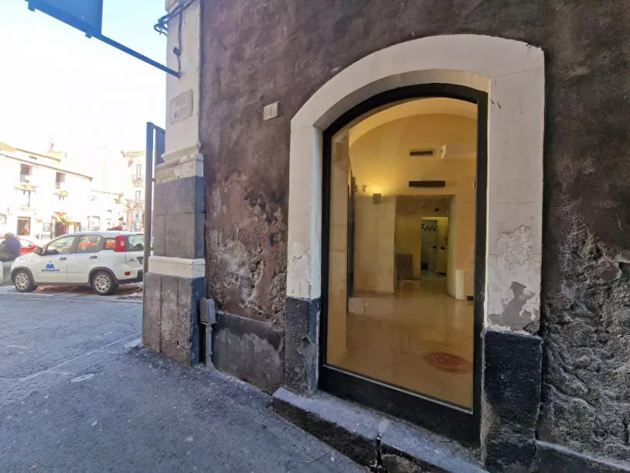 Immagine 3 di Negozio in vendita  in Piazza Indipendenza, 28, 95047 Paternò CT, Italia a Paterno'