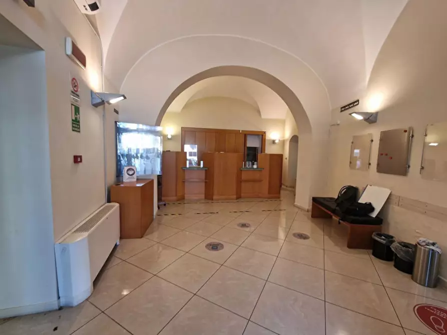 Immagine 4 di Negozio in vendita  in Piazza Indipendenza, 28, 95047 Paternò CT, Italia a Paterno'