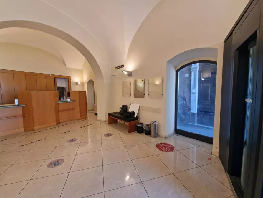 Immagine 5 di Negozio in vendita  in Piazza Indipendenza, 28, 95047 Paternò CT, Italia a Paterno'