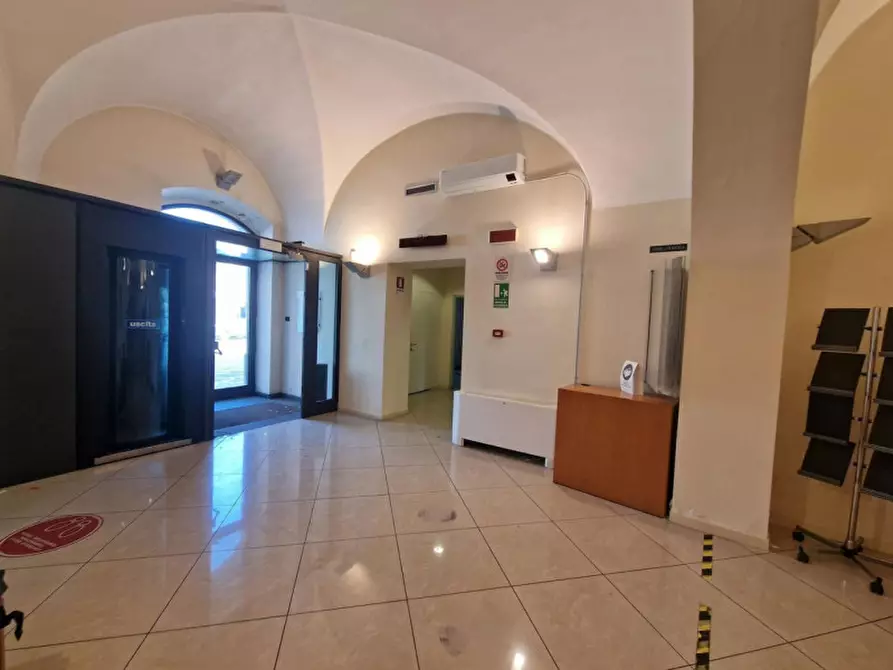 Immagine 8 di Negozio in vendita  in Piazza Indipendenza, 28, 95047 Paternò CT, Italia a Paterno'