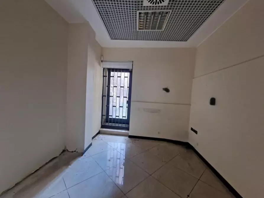 Immagine 11 di Negozio in vendita  in Piazza Indipendenza, 28, 95047 Paternò CT, Italia a Paterno'