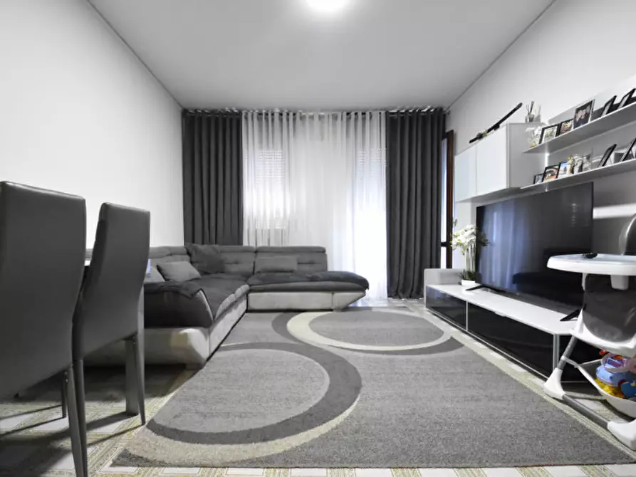 Immagine 2 di Appartamento in vendita  in via crocifissa di rosa 21 a Bussolengo