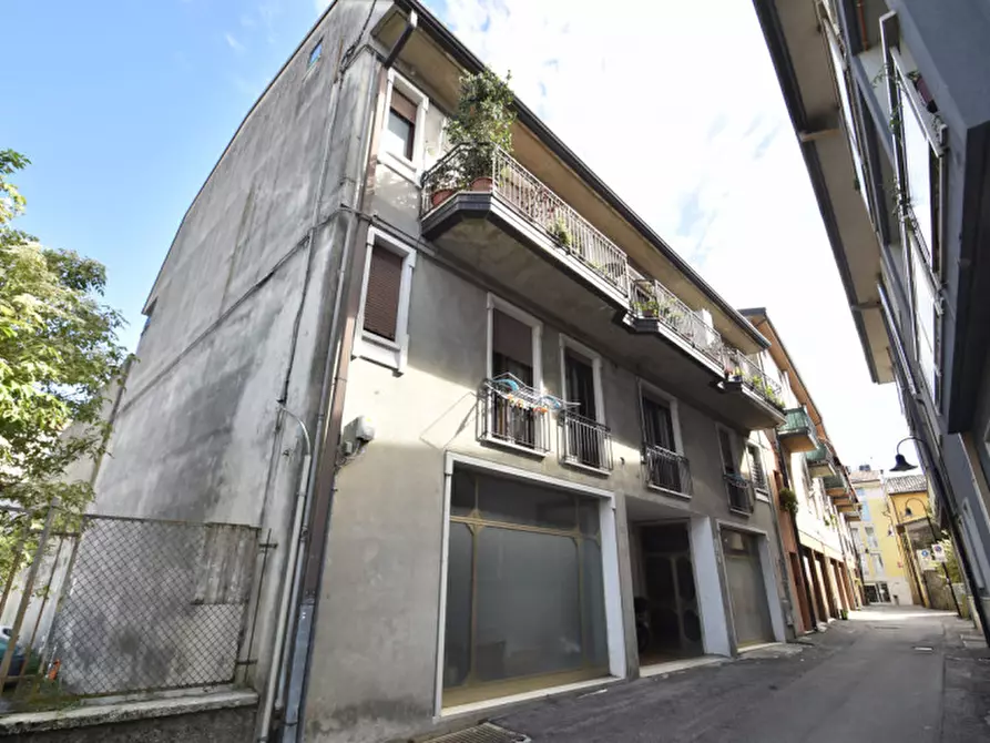 Immagine 5 di Appartamento in vendita  in via crocifissa di rosa 21 a Bussolengo