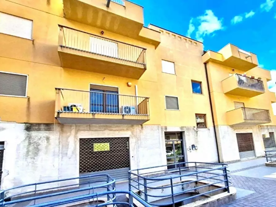 Immagine 2 di Cantina in vendita  in Via Don Luigi Sturzo, 90044 Carini PA, Italia a Carini