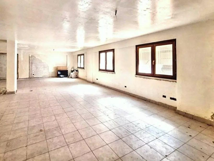 Immagine 1 di Cantina in vendita  in Via Don Luigi Sturzo, 90044 Carini PA, Italia a Carini