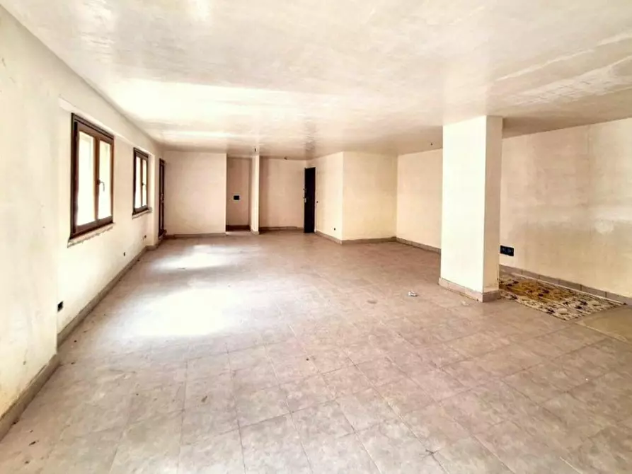 Immagine 3 di Cantina in vendita  in Via Don Luigi Sturzo, 90044 Carini PA, Italia a Carini