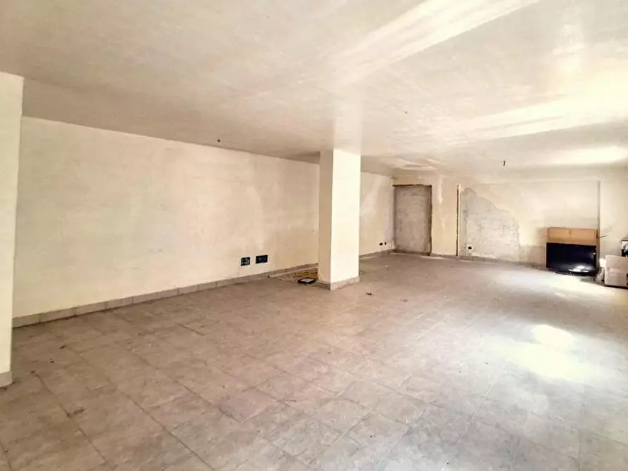 Immagine 4 di Cantina in vendita  in Via Don Luigi Sturzo, 90044 Carini PA, Italia a Carini