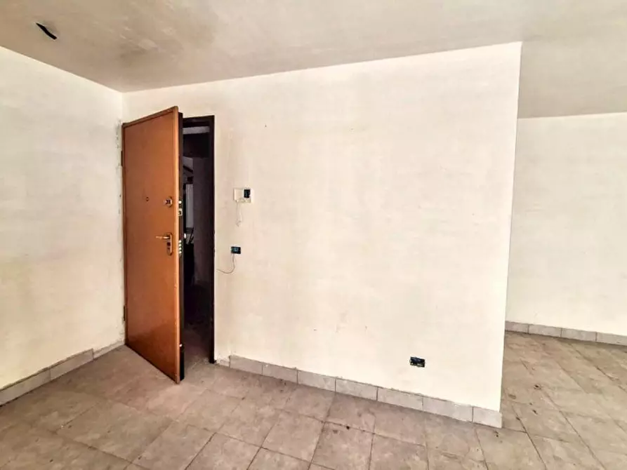 Immagine 6 di Cantina in vendita  in Via Don Luigi Sturzo, 90044 Carini PA, Italia a Carini