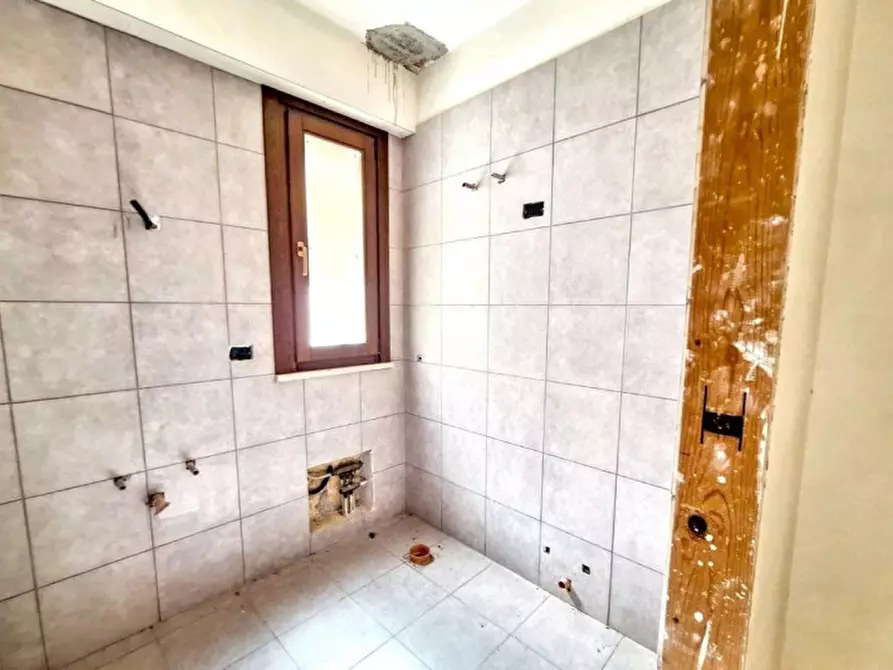 Immagine 7 di Cantina in vendita  in Via Don Luigi Sturzo, 90044 Carini PA, Italia a Carini