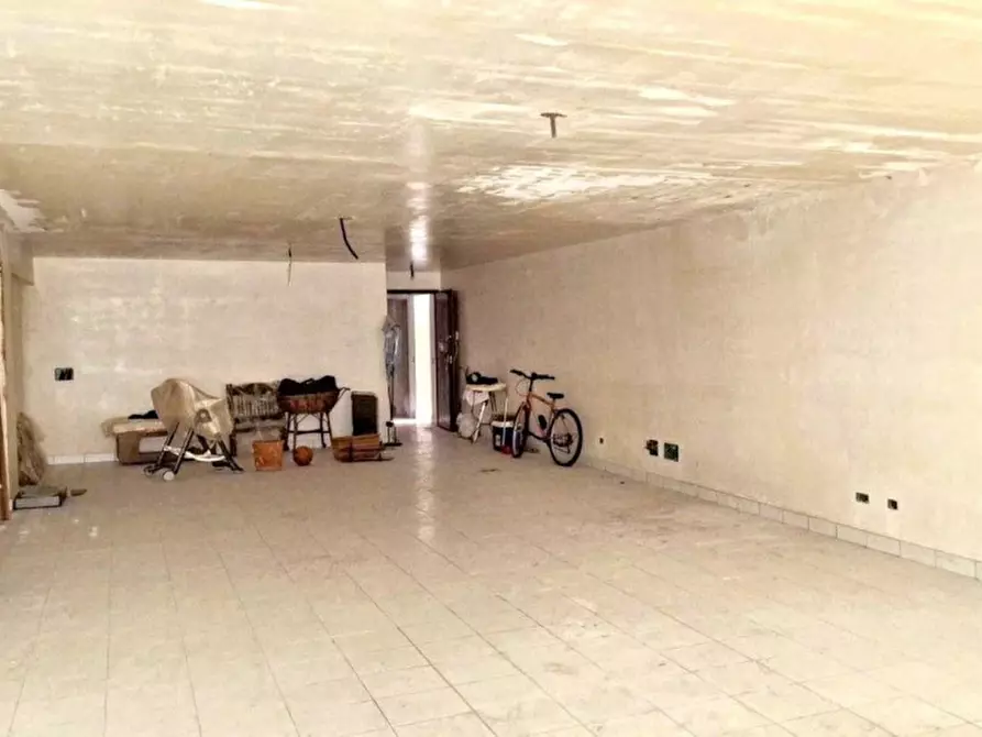 Immagine 6 di Cantina in vendita  in Via Don Luigi Sturzo, 90044 Carini PA, Italia a Carini