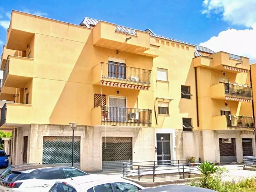 Immagine 10 di Cantina in vendita  in Via Don Luigi Sturzo, 90044 Carini PA, Italia a Carini