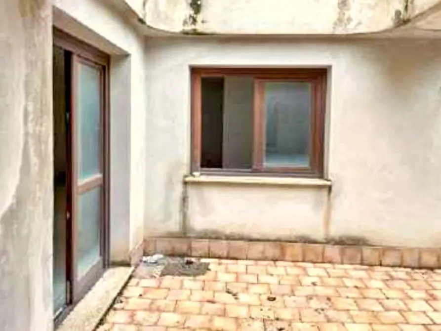 Immagine 5 di Cantina in vendita  in Via Don Luigi Sturzo, 90044 Carini PA, Italia a Carini