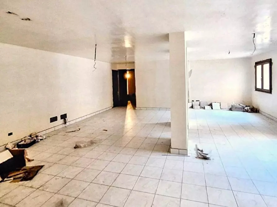 Immagine 6 di Cantina in vendita  in Via Don Luigi Sturzo, 90044 Carini PA, Italia a Carini