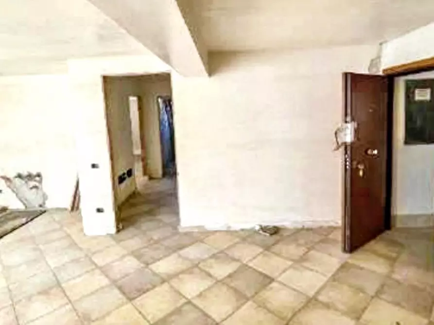 Immagine 9 di Cantina in vendita  in Via Don Luigi Sturzo, 90044 Carini PA, Italia a Carini