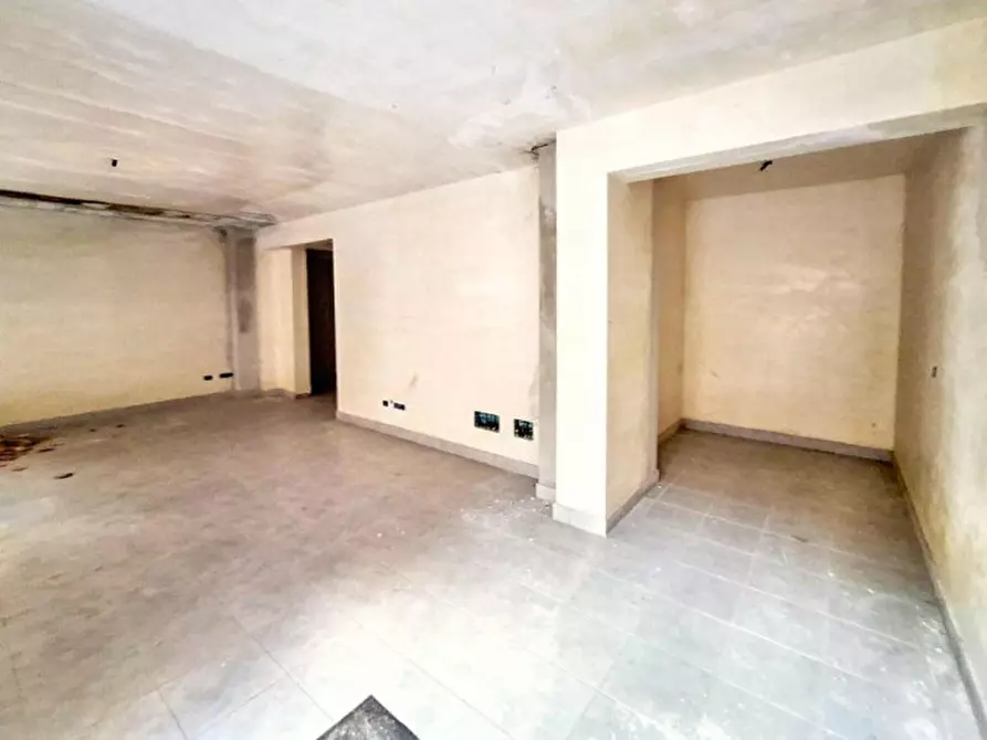 Immagine 3 di Cantina in vendita  in Via Don Luigi Sturzo, 90044 Carini PA, Italia a Carini