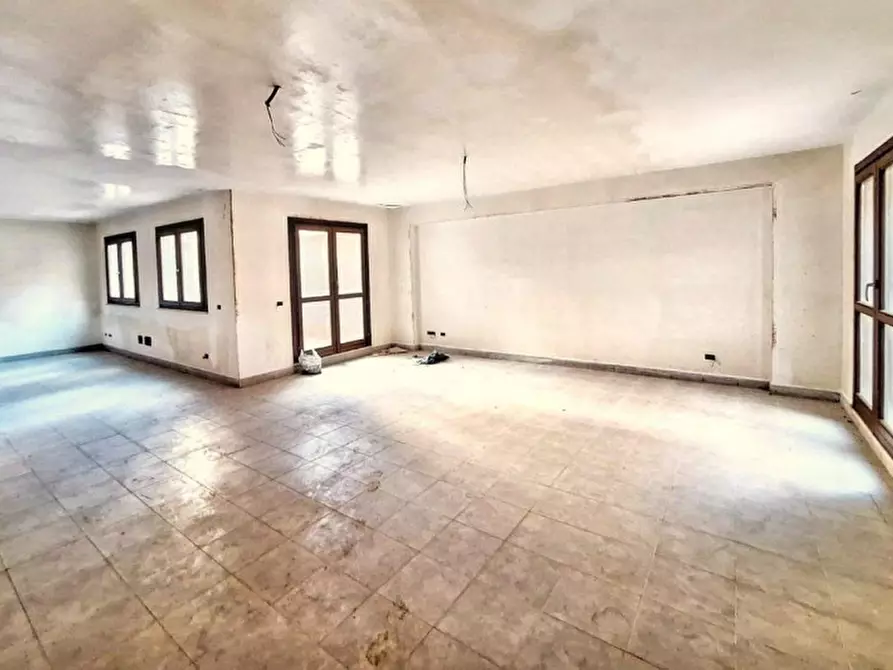 Immagine 1 di Cantina in vendita  in Via Don Luigi Sturzo, 90044 Carini PA, Italia a Carini