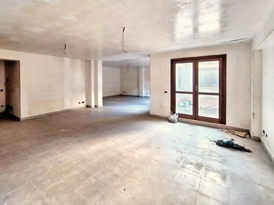 Immagine 3 di Cantina in vendita  in Via Don Luigi Sturzo, 90044 Carini PA, Italia a Carini