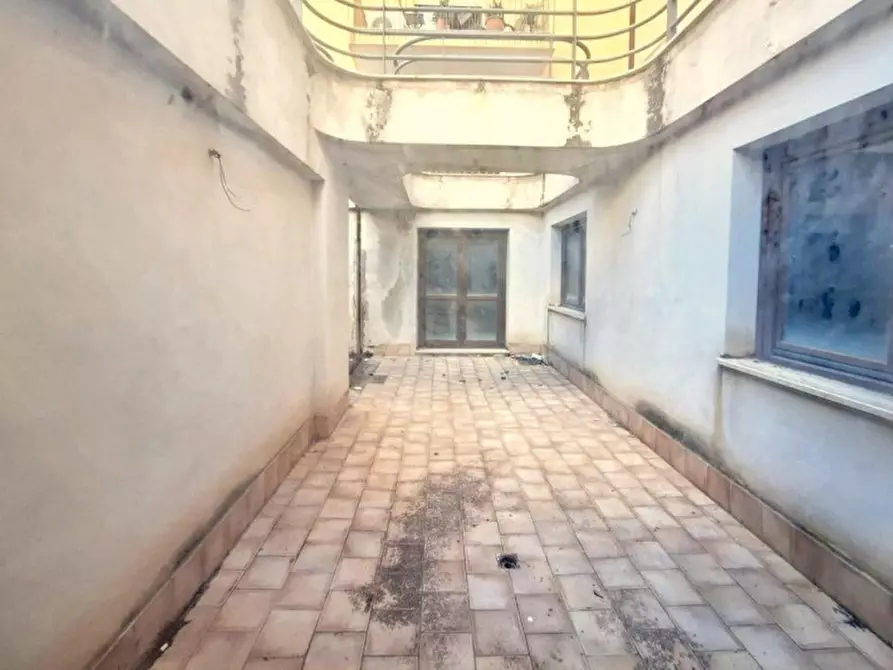 Immagine 5 di Cantina in vendita  in Via Don Luigi Sturzo, 90044 Carini PA, Italia a Carini