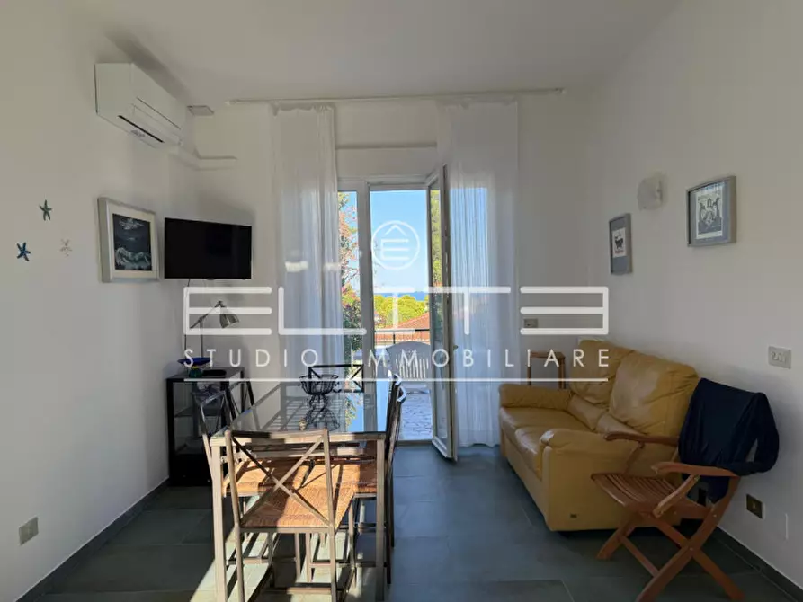 Immagine 29 di Villa in affitto  a Numana