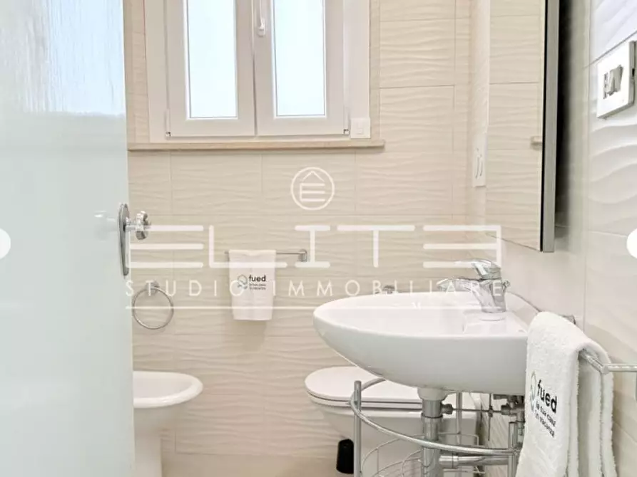 Immagine 30 di Villa in affitto  a Numana