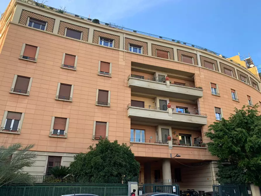 Immagine 1 di Ufficio in vendita  in Viale Regina Margherita 9 a Palermo