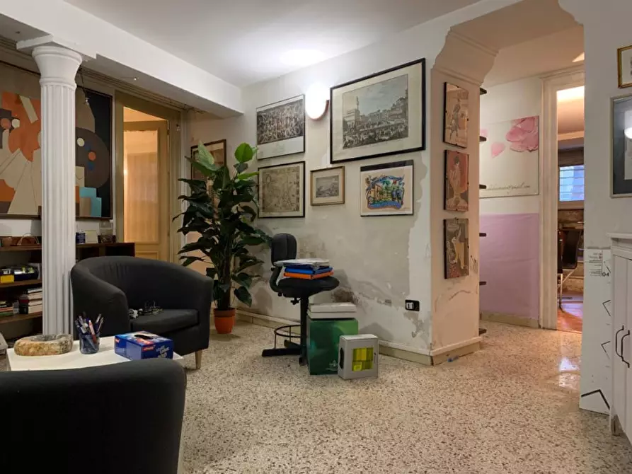 Immagine 10 di Ufficio in affitto  in Viale Regina Margherita 9 a Palermo