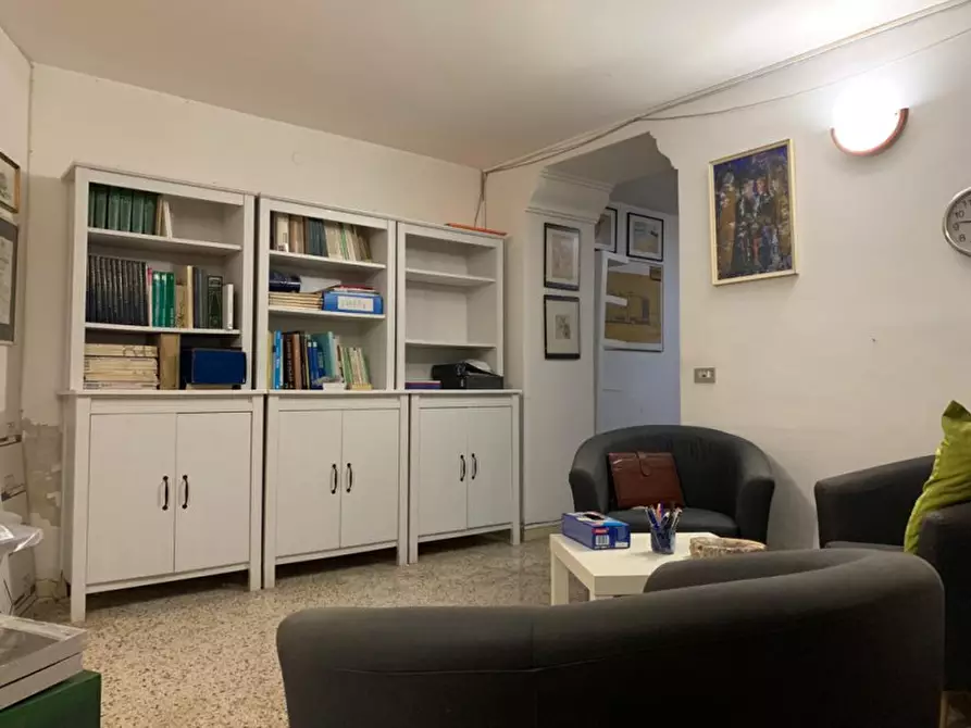 Immagine 11 di Ufficio in vendita  in Viale Regina Margherita 9 a Palermo