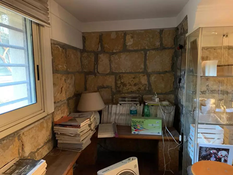 Immagine 22 di Ufficio in vendita  in Viale Regina Margherita 9 a Palermo