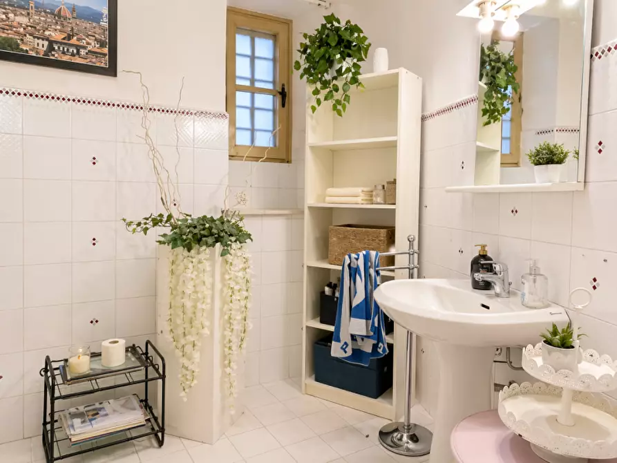 Immagine 29 di Ufficio in affitto  in Viale Regina Margherita 9 a Palermo