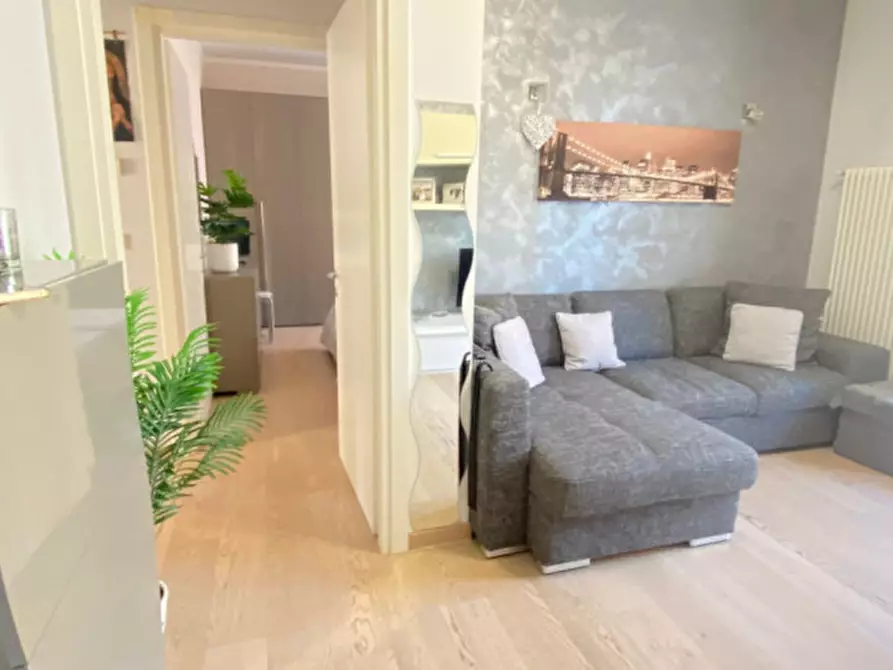 Immagine 3 di Appartamento in vendita  in via friuli a Venezia