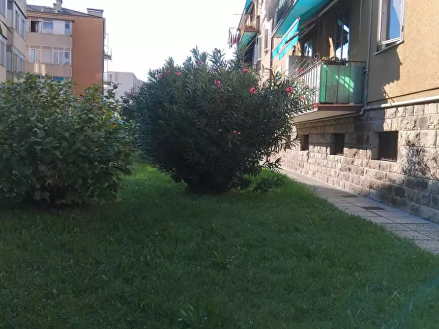 Immagine 16 di Appartamento in vendita  in via friuli a Venezia