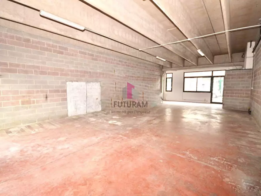 Immagine 5 di Capannone industriale in affitto  a Vicenza