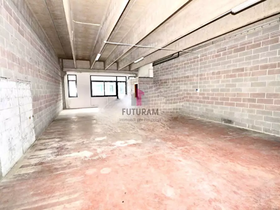 Immagine 6 di Capannone industriale in affitto  a Vicenza