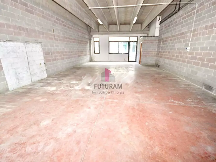 Immagine 7 di Capannone industriale in affitto  a Vicenza