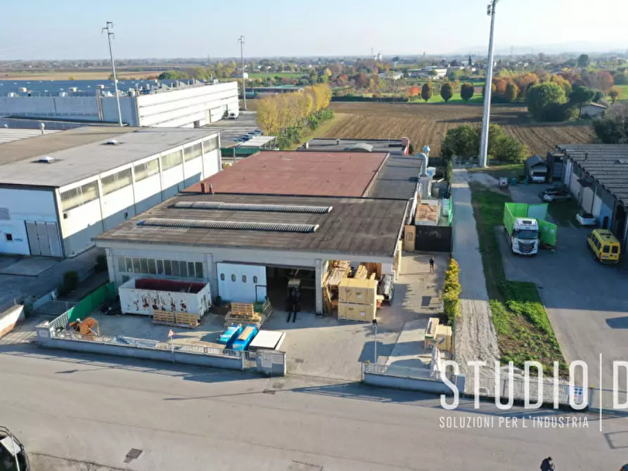 Immagine 2 di Capannone industriale in vendita  a Villaverla
