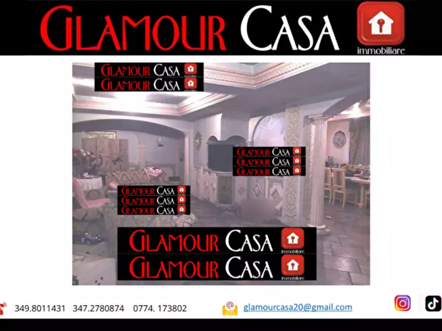 Immagine 3 di Villa in vendita  in Via Monasterace a Roma