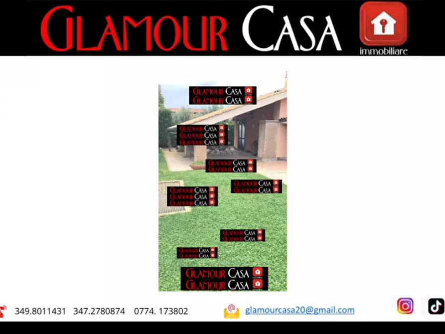 Immagine 6 di Villa in vendita  in Via Monasterace a Roma