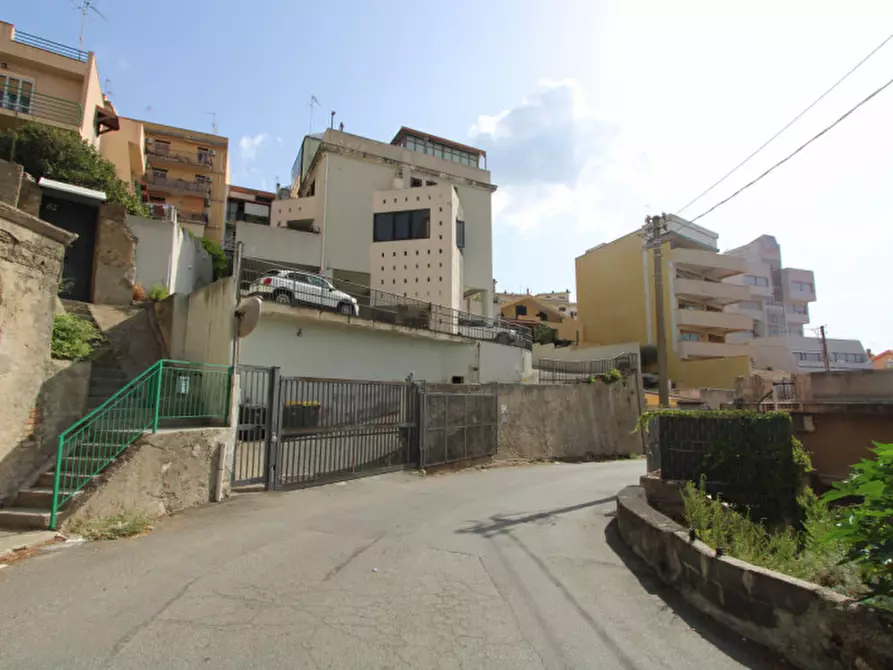 Immagine 1 di Appartamento in vendita  in Via Noviziato-Casazza 80 a Messina