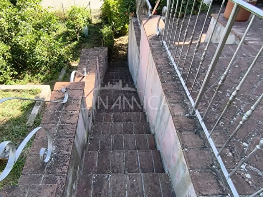 Immagine 16 di Villetta a schiera in vendita  a Palaia