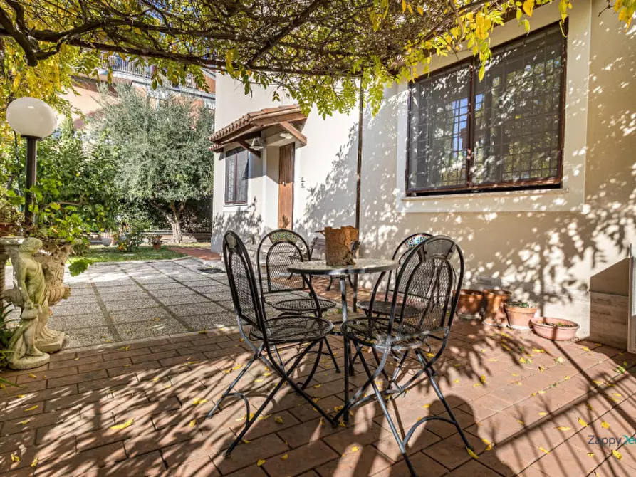 Immagine 3 di Appartamento in affitto  in Via Siderno a Roma