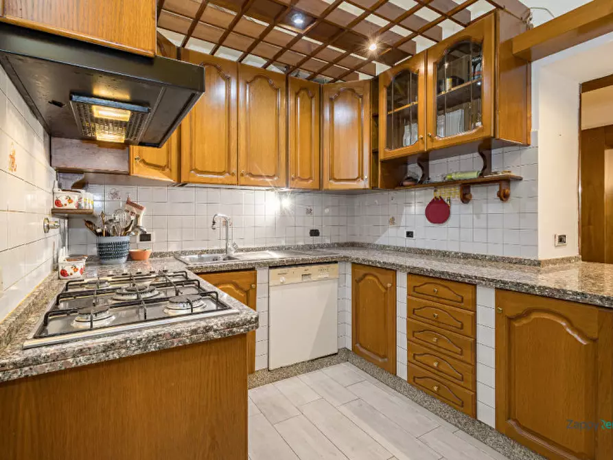 Immagine 9 di Appartamento in affitto  in Via Siderno a Roma