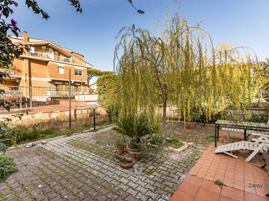 Immagine 19 di Appartamento in affitto  in Via Siderno a Roma