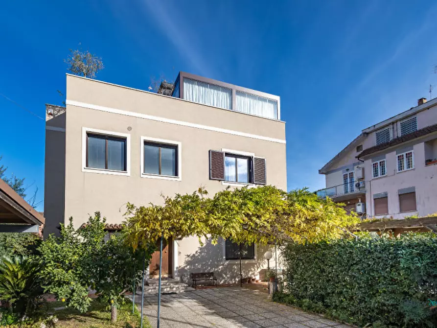 Immagine 21 di Appartamento in affitto  in Via Siderno a Roma