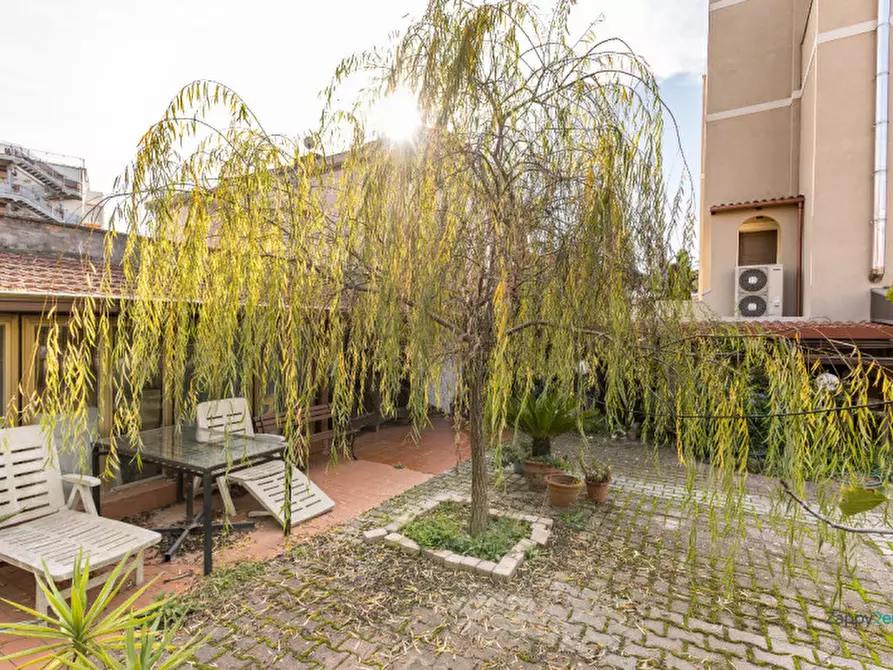 Immagine 23 di Appartamento in affitto  in Via Siderno a Roma