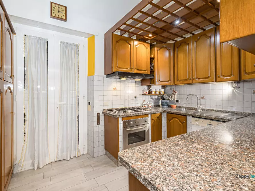 Immagine 31 di Appartamento in affitto  in Via Siderno a Roma