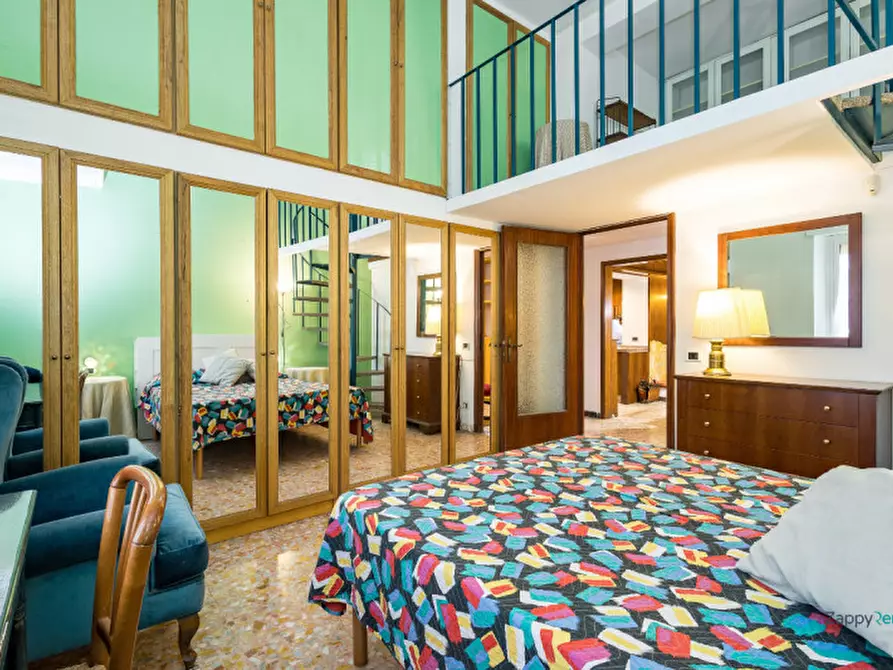 Immagine 38 di Appartamento in affitto  in Via Siderno a Roma