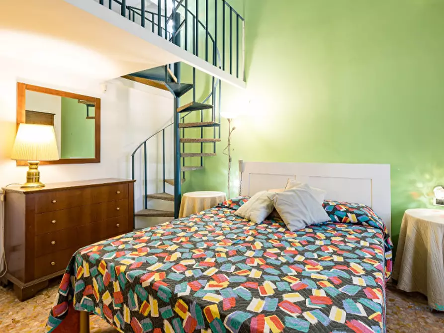 Immagine 39 di Appartamento in affitto  in Via Siderno a Roma