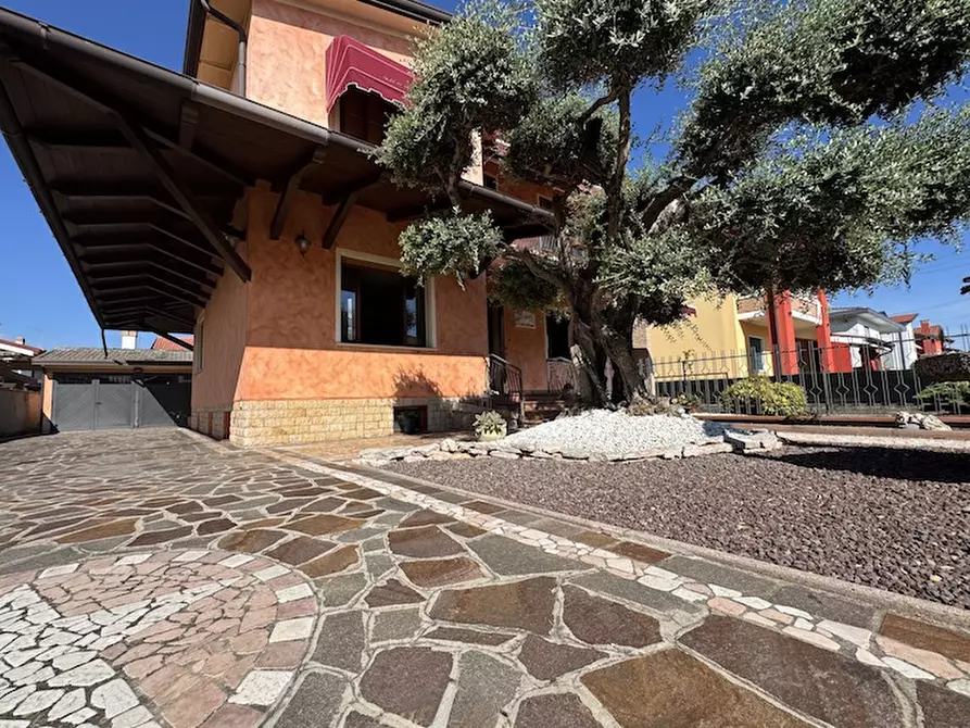 Immagine 1 di Casa bifamiliare in vendita  a Campagna Lupia